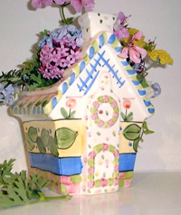The French Cottage Vase - A Porcelain Flower Vase from Cottages and Gardens